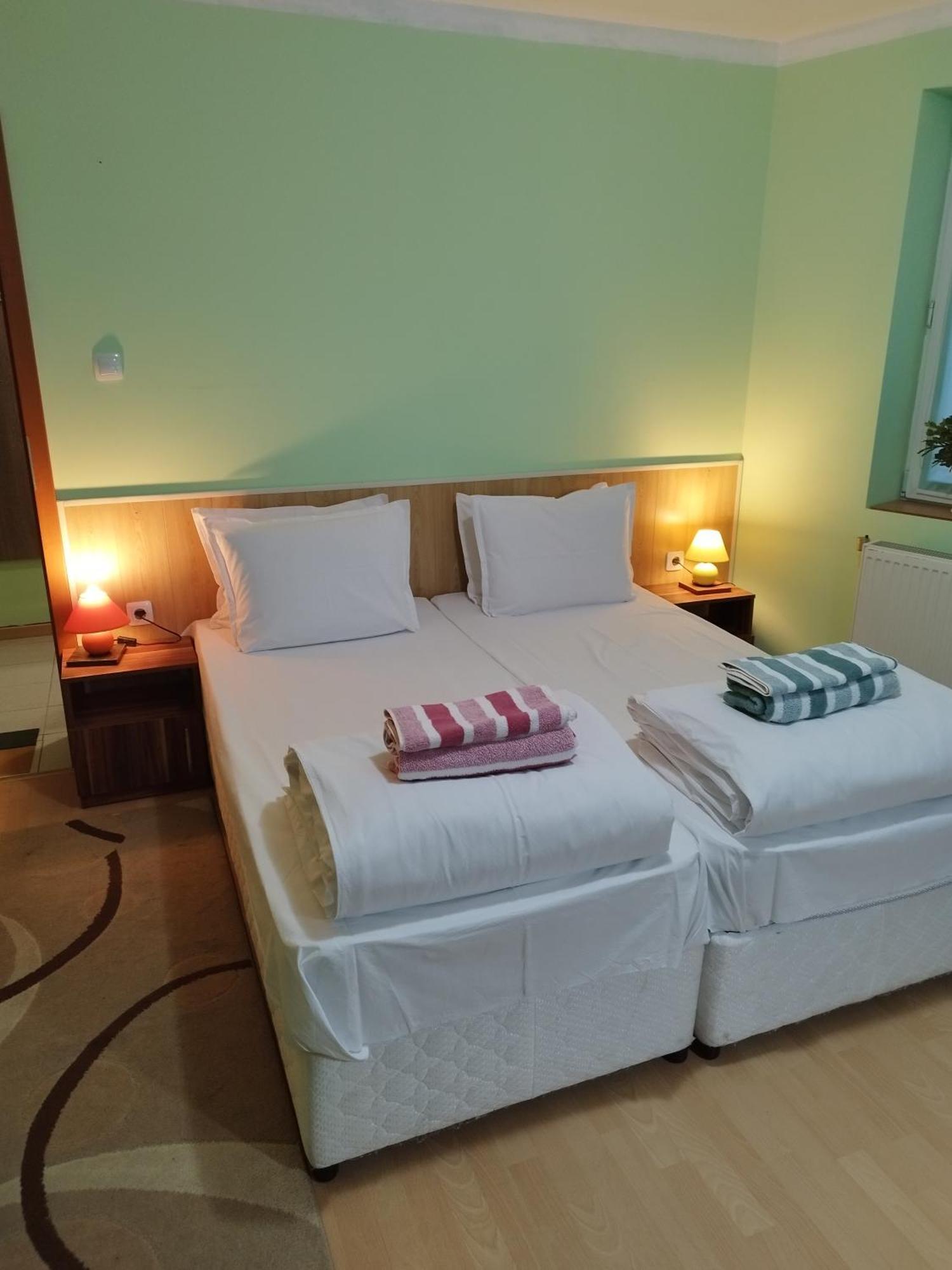 Aleks Guest House Samokov Bagian luar foto